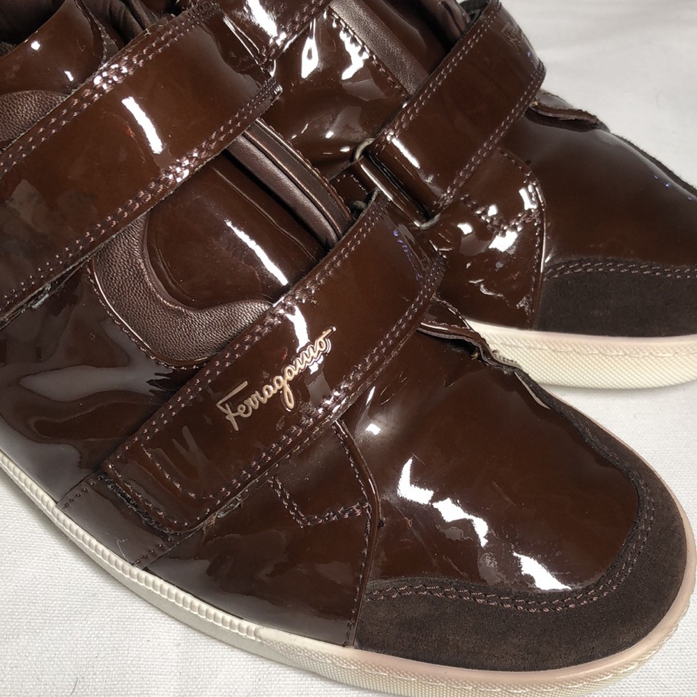 Ferragamo made in Italy vintage brown paten leather & suede double straps Velcro